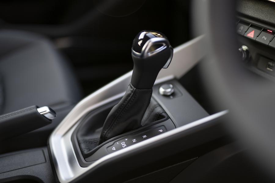 Детали интерьера Audi A1 citycarver 2019 года  (UK) (фото 38 из 40)